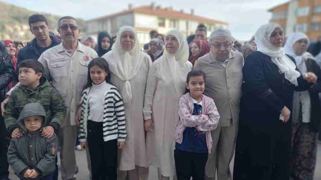 Umre ziyaretçileri dualarla uğurlandı