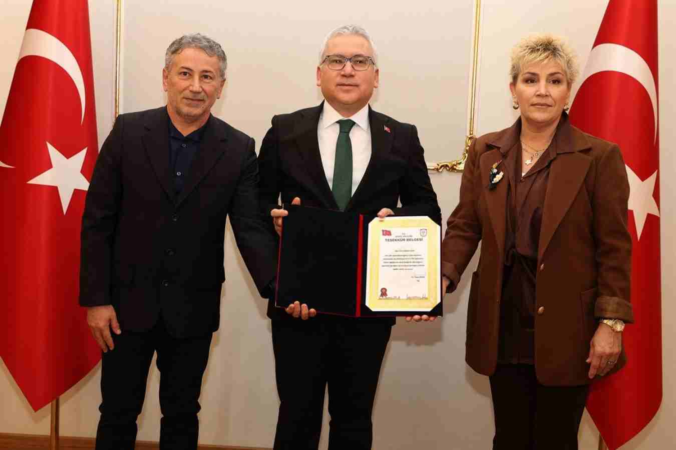 Emekli İkramiyelerini TSK Güçlendirme Vakfı ve AFAD'a Bağışladılar