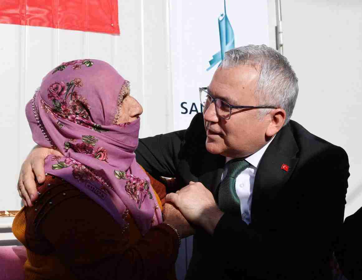 Sivas Valisi Şimşek depremde görev yaptığı Doğanşehir'de