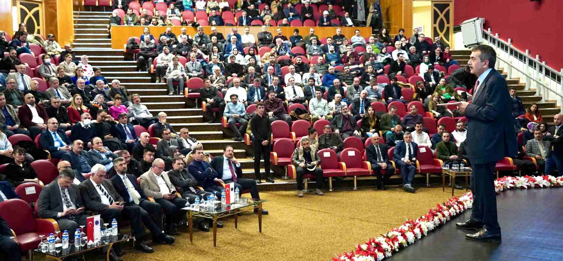 Bakan Tekin, Erzurum'da Maarif Buluşmaları'na katıldı