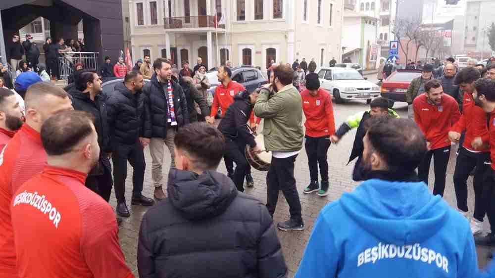 Beşikdüzüspor'dan şampiyonluk provası