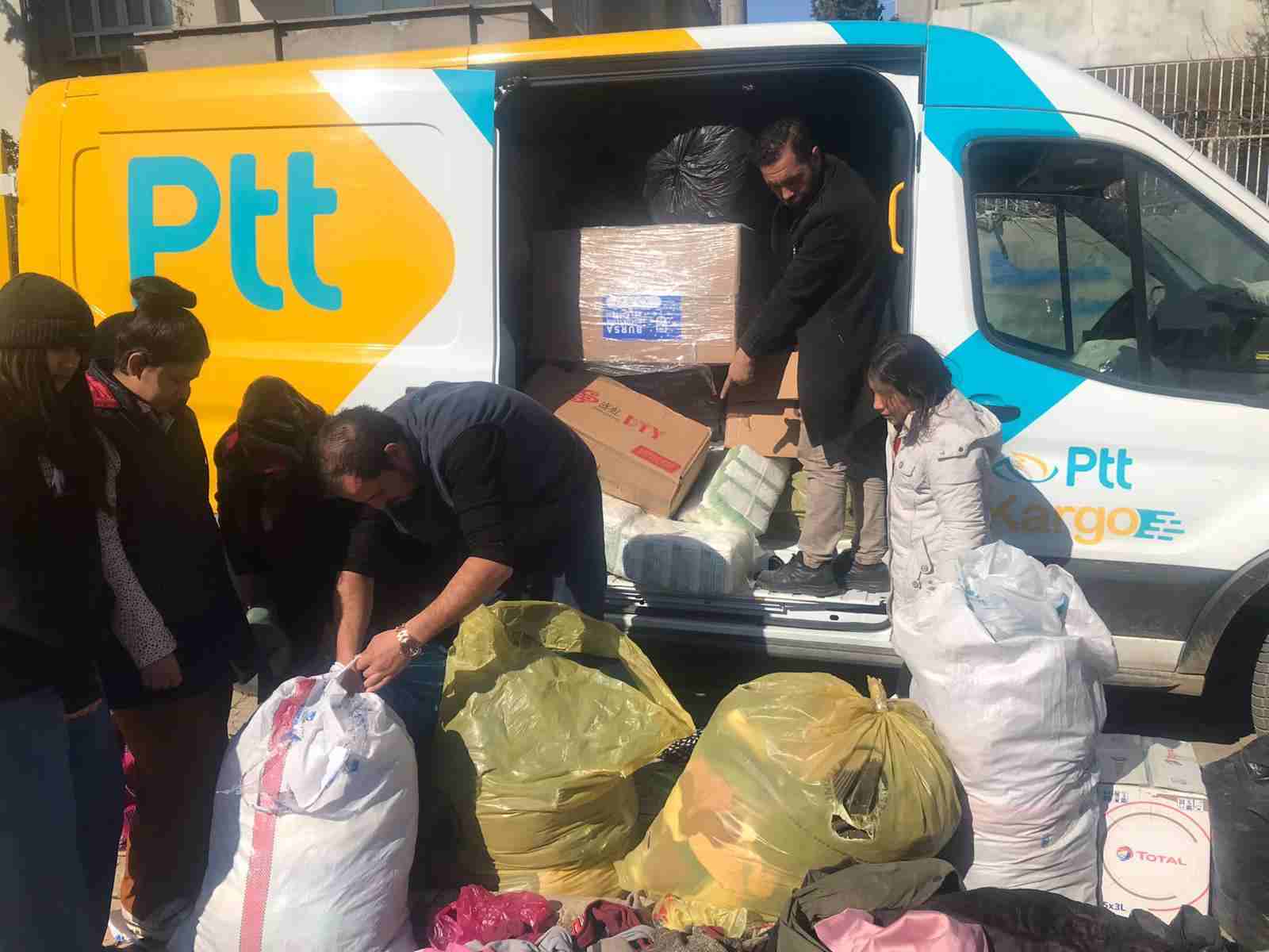 Depremzede vatandaşlara 'Bireysel Kargo Gönderisi'nde İndirim