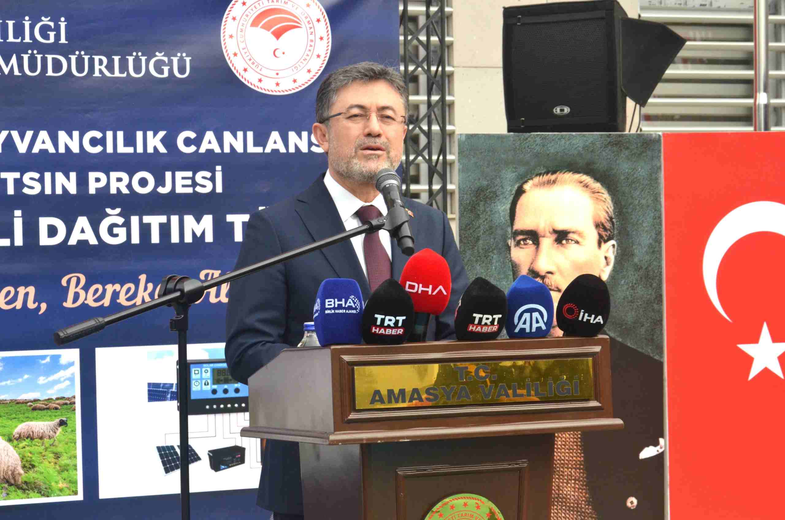 Tarım ve Orman Bakanı İbrahim Yumaklı, Amasya’da üreticilerle bir araya geldi
