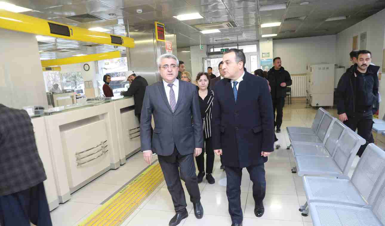 VALİ ÖKSÜZ'DEN PTT VE METEOROLOJİ'YE ZİYARET