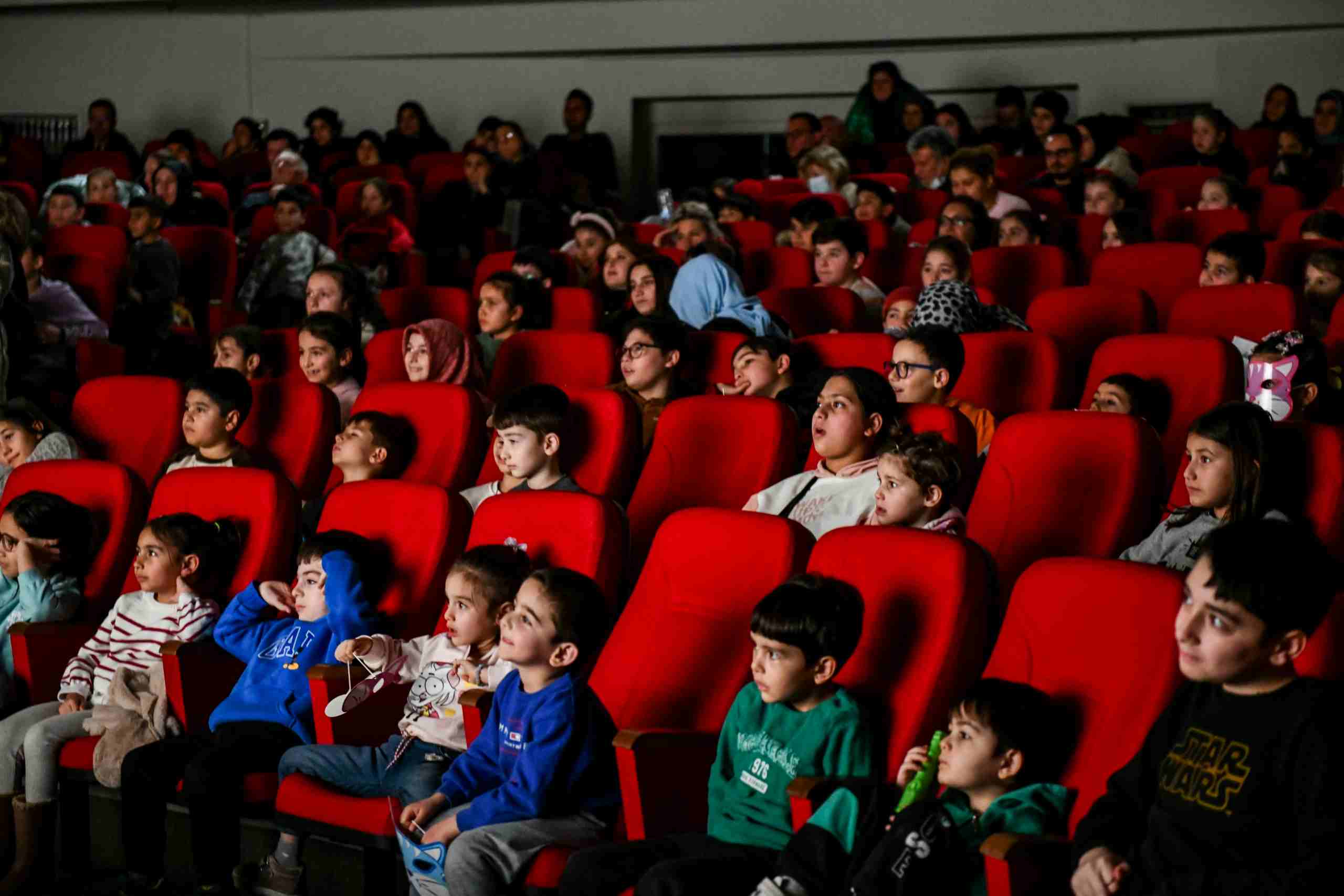 Başkent'in Beş Ayazı tiyatro oyunu Başkentli miniklerle buluştu