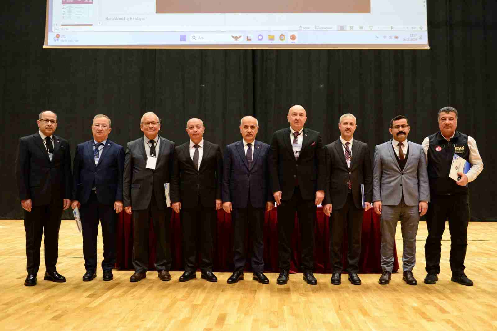 KSÜ'de 'deprem' kongresi