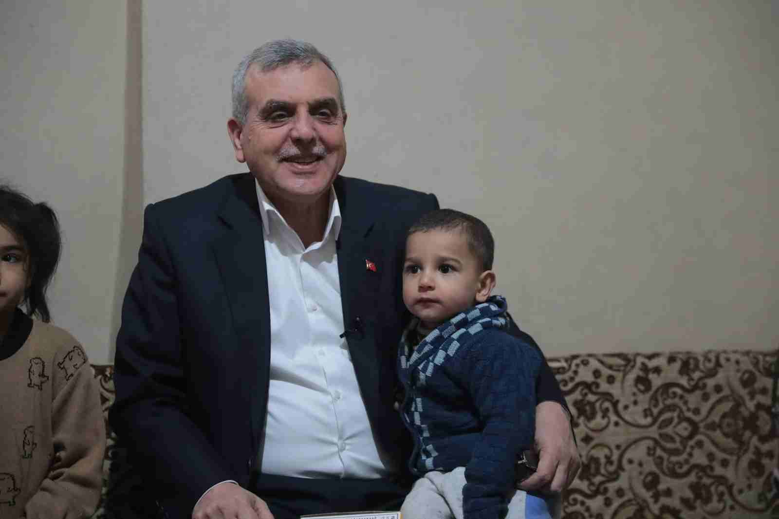Şanlıurfa Belediye Başkanı Beyazgül'den  4 çocuğuyla  kirada oturan anneye konut imkanı 
