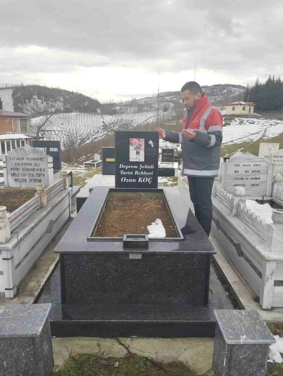 6 Şubat'ta vefat eden Ordulu vatandaşlar kabirleri başında dualarla anıldı
