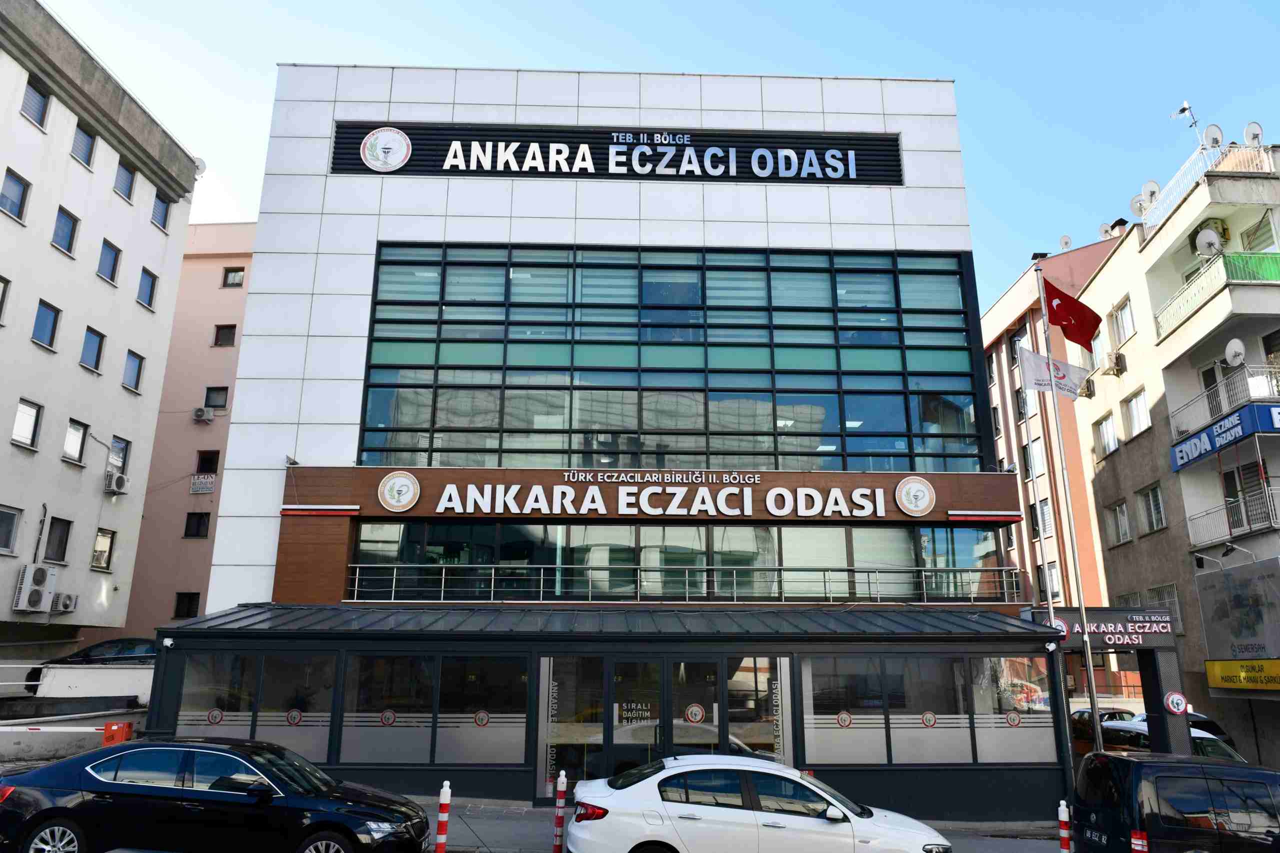 Başkentte istihdam fırsatı: Eczane destek personeli eğitimlerini tamamlayanlar işlerine başladı