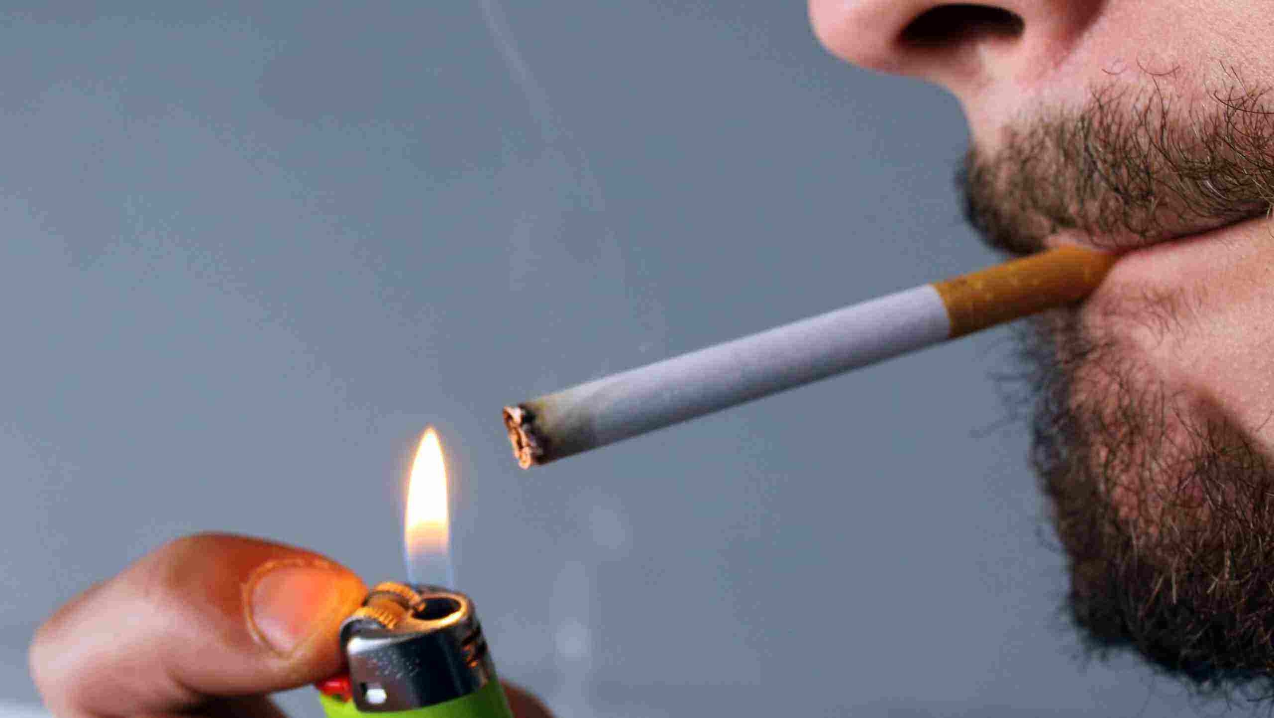 İngiltere'den sigaraya görülmemiş darbe; 2009'dan sonra doğanlar sigara alamayacaklar