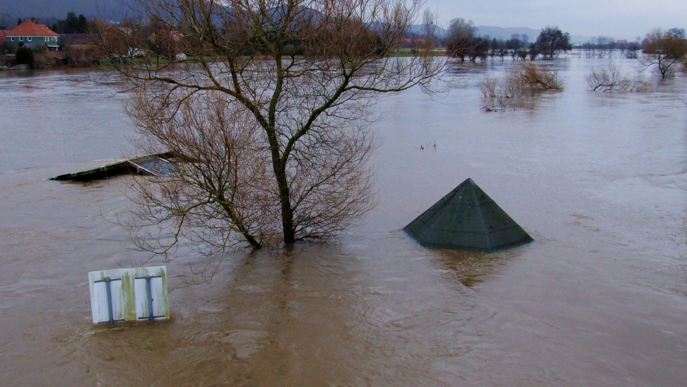 Kazakistan'da sel; Ural Nehri 10 metre yükseldi