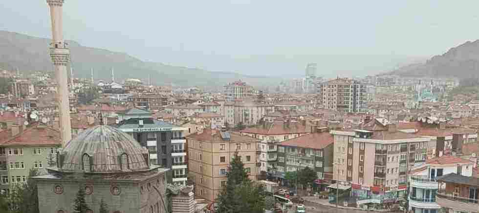 Çankırı'da kuvvetli rüzgar: Cami minaresi devrildi