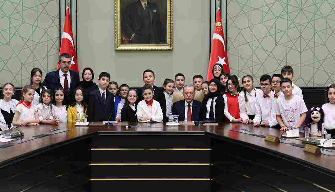 Abdi Özeren İmam hatip ortaokulu öğrencisi Cumhurbaşkanı Erdoğan'ı ziyaret etti