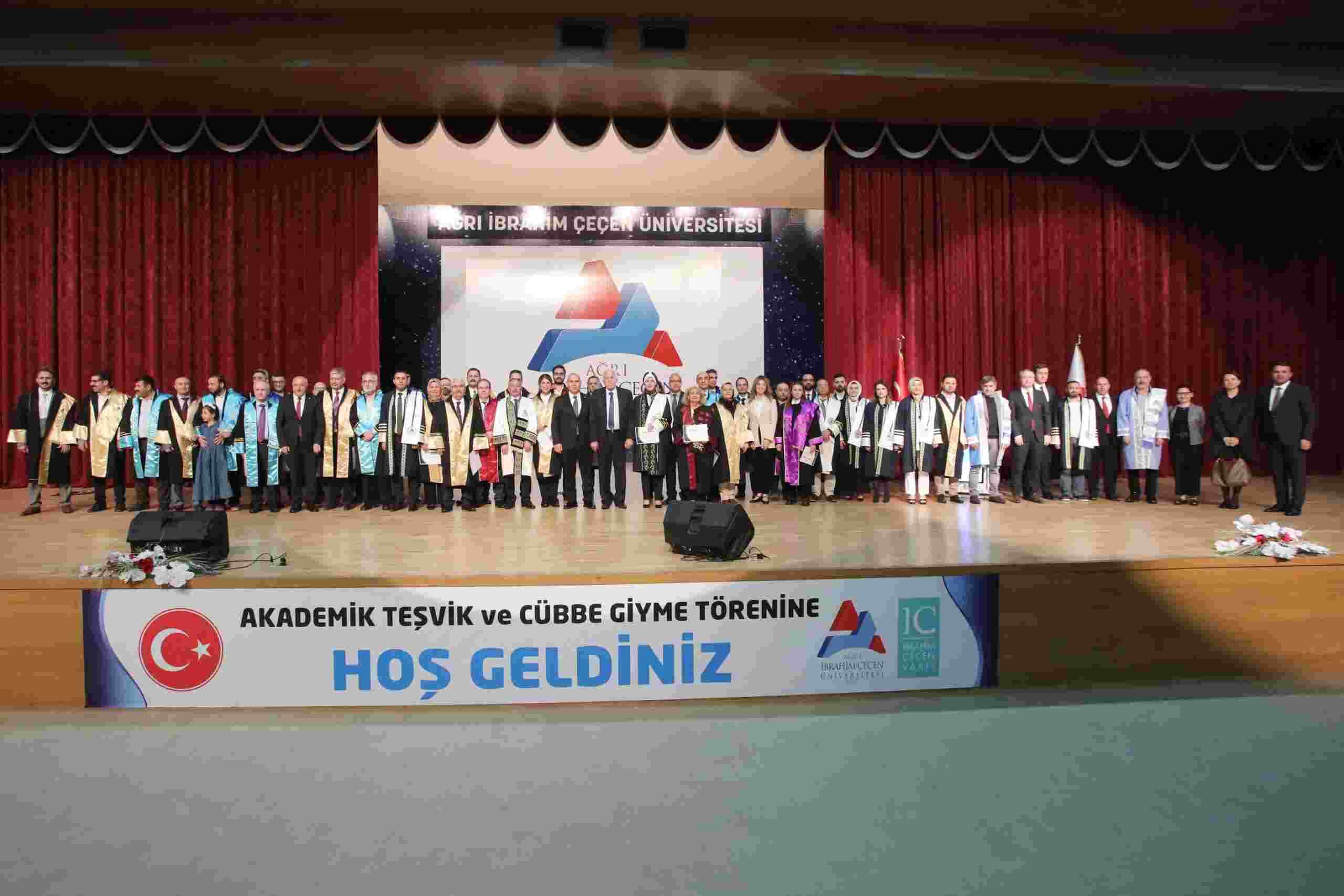 AİÇÜ’de IC Vakfı Akademik Teşvik Ödülleri ve Cübbe Giyme Töreni düzenlendi