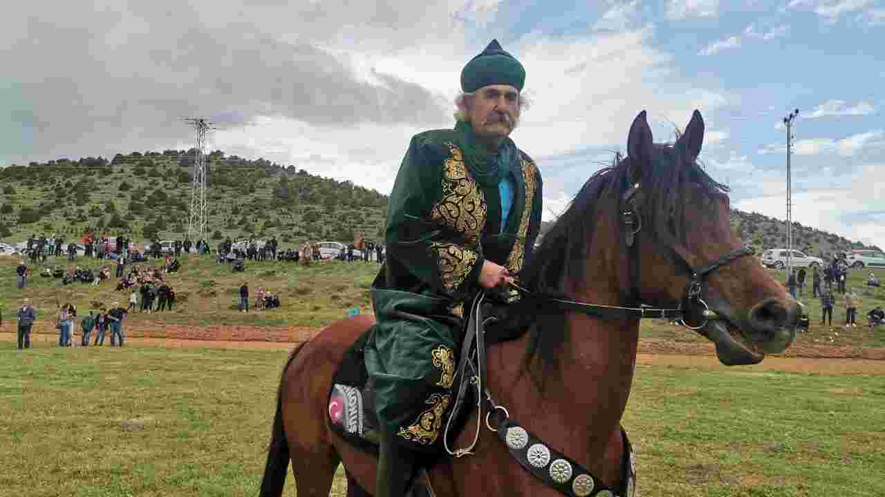 Safkan Arap atları Kahramanmaraş’ta kıyasıya yarıştı