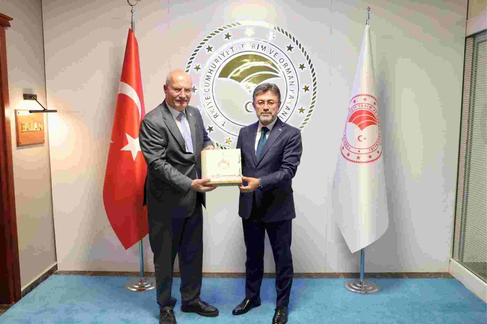 ATO Başkanı Baran Başkanlığındaki ATO heyeti, Tarım ve Orman Bakanı Yumaklı'yı ziyaret etti