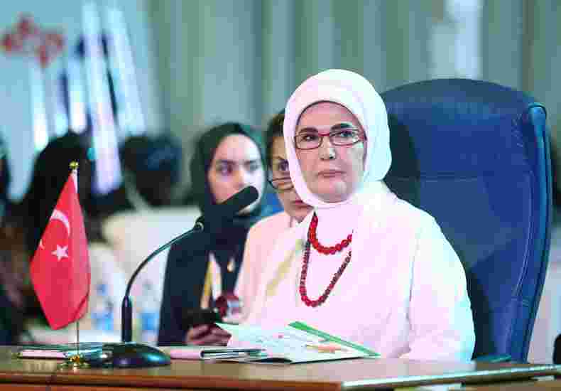 Emine Erdoğan, Afrika ülkelerinin kanserle mücadele farkındalığının artırılması programı'na katıldı