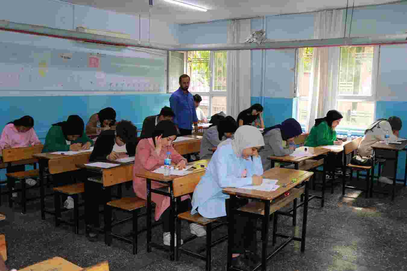 Haliliye Belediyesi, Üniversite maratonunda gençleri yalnız bırakmıyor