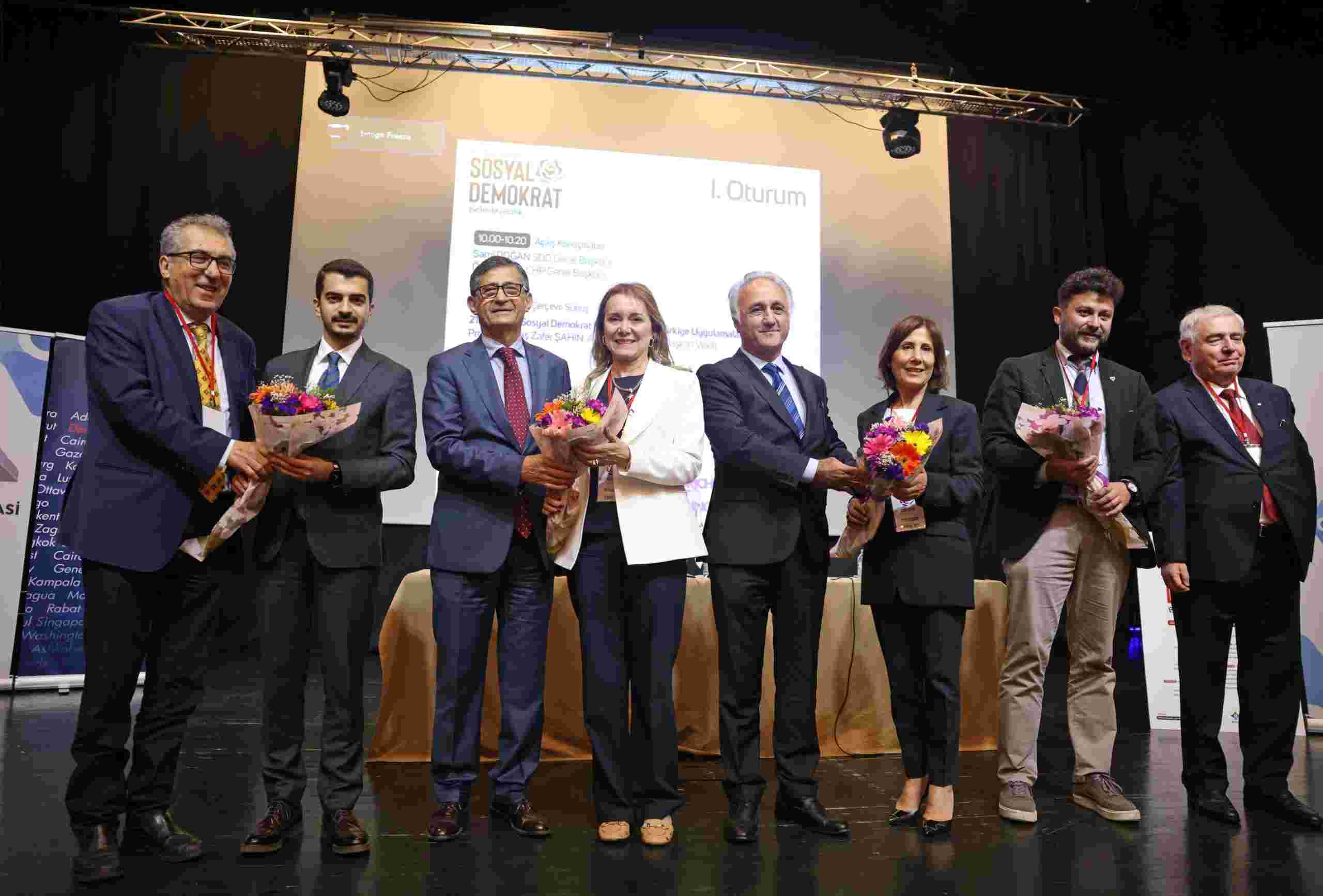 Başkan Güner Sosyal Demokrasi Derneği'nin paneline katıldı