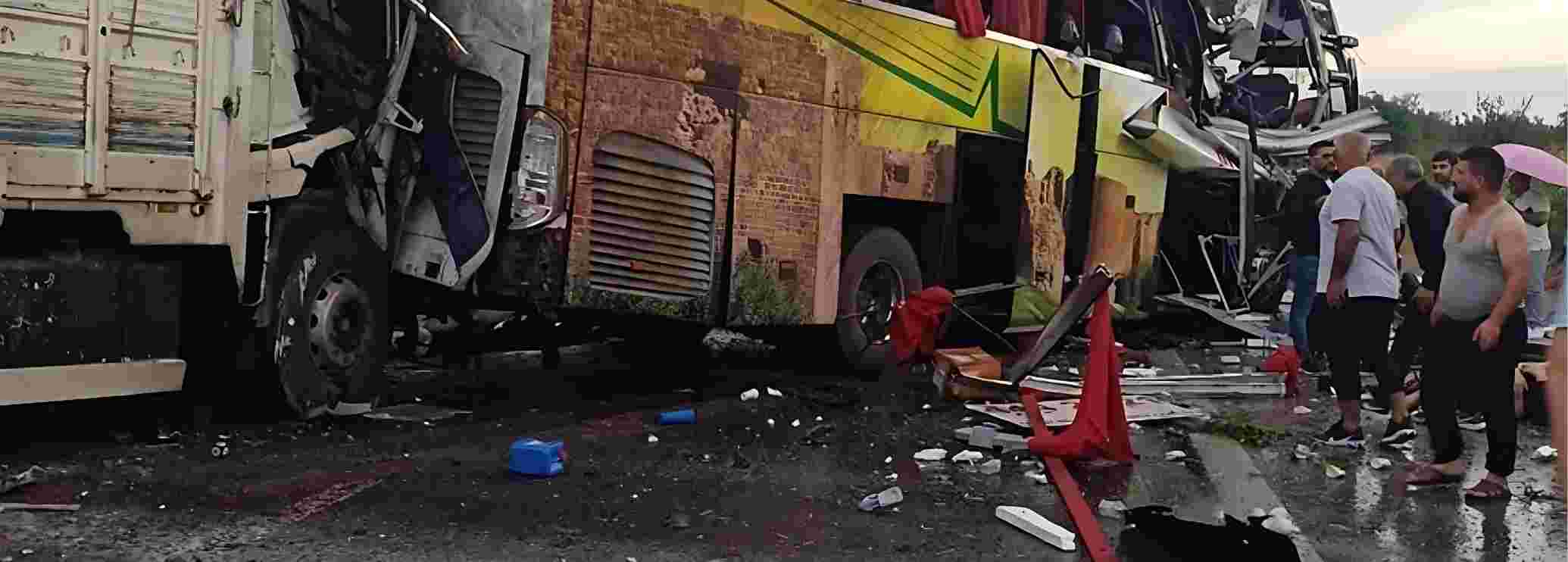 Mersin'de zincirleme trafik kazasında 3 bakandan açıklama geldi