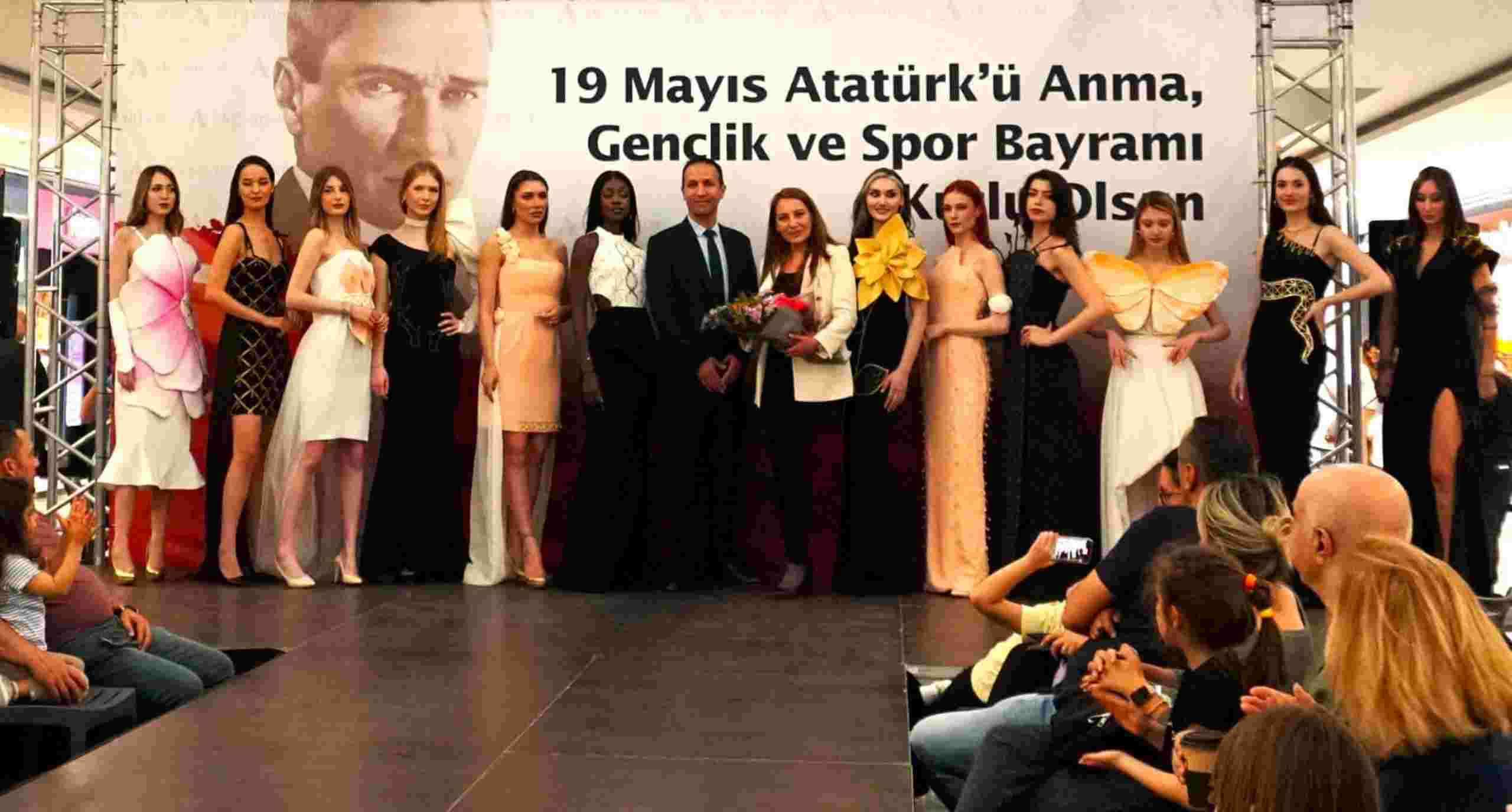 Beypazarı Meslek Yüksekokulu "Gençlik Güneşi" temalı Defile Arcadıum'da gerçekleşti