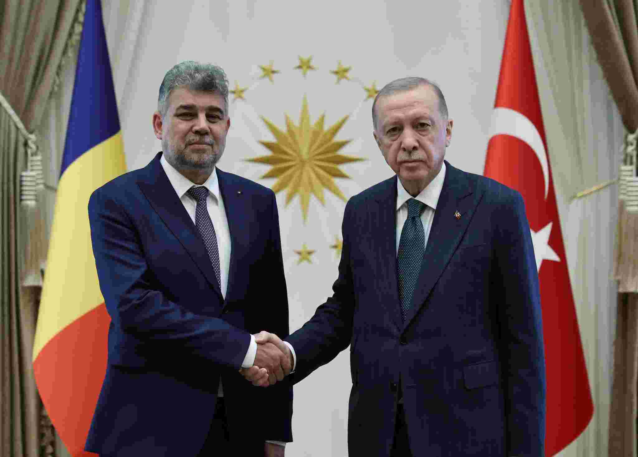 Erdoğan, Romanya Başbakanı Ciolacu'yu resmî törenle karşıladı