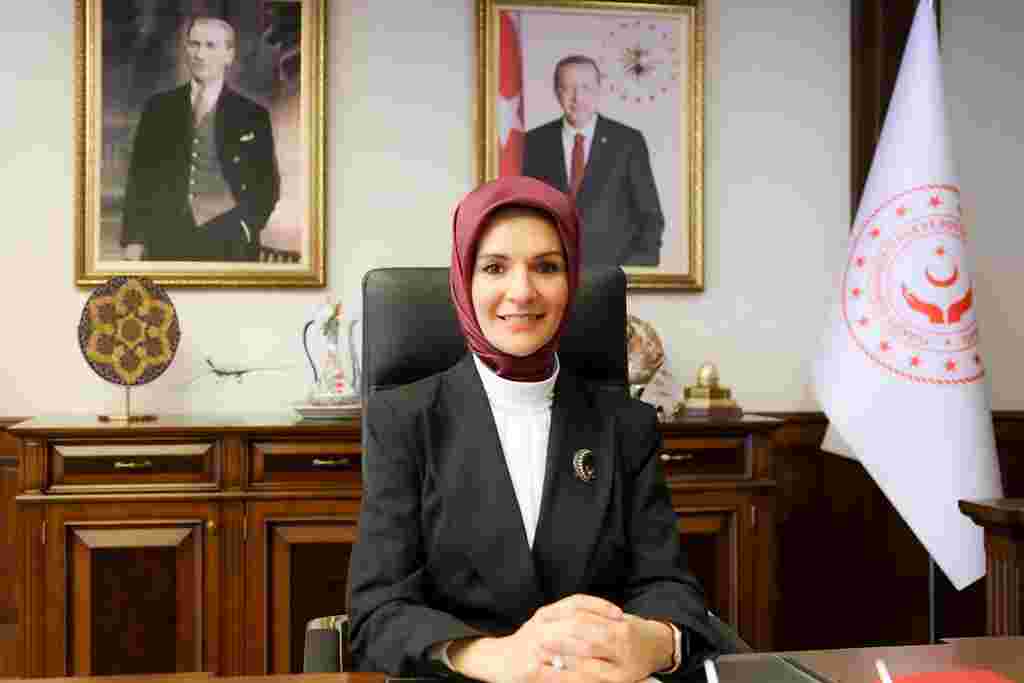Göktaş, yabancı kadın bakanlara "Anneler Günü" dolayısıyla mektup yazdı