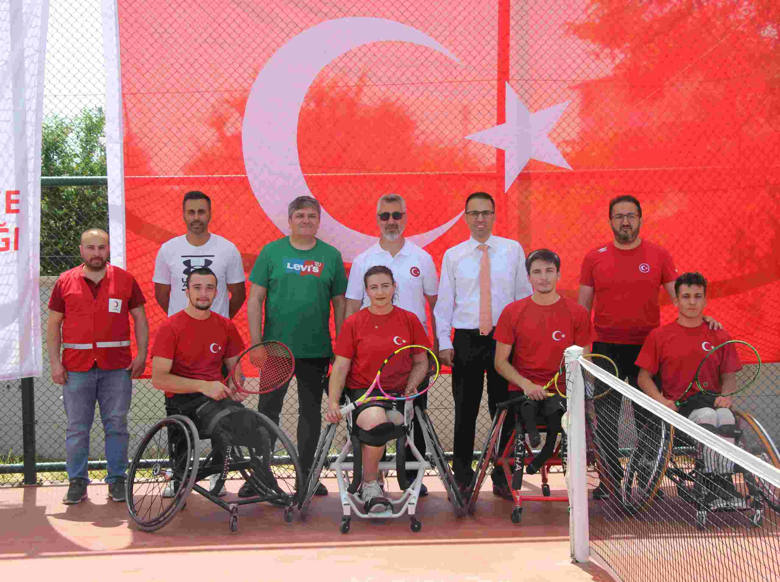 Beypazarı'nda tekerlekli sandalye tenis turnuvası