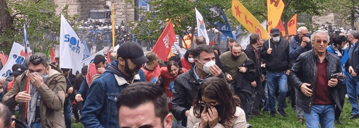 Taksim'e çıkmak isteyenlere polis müdahalesi