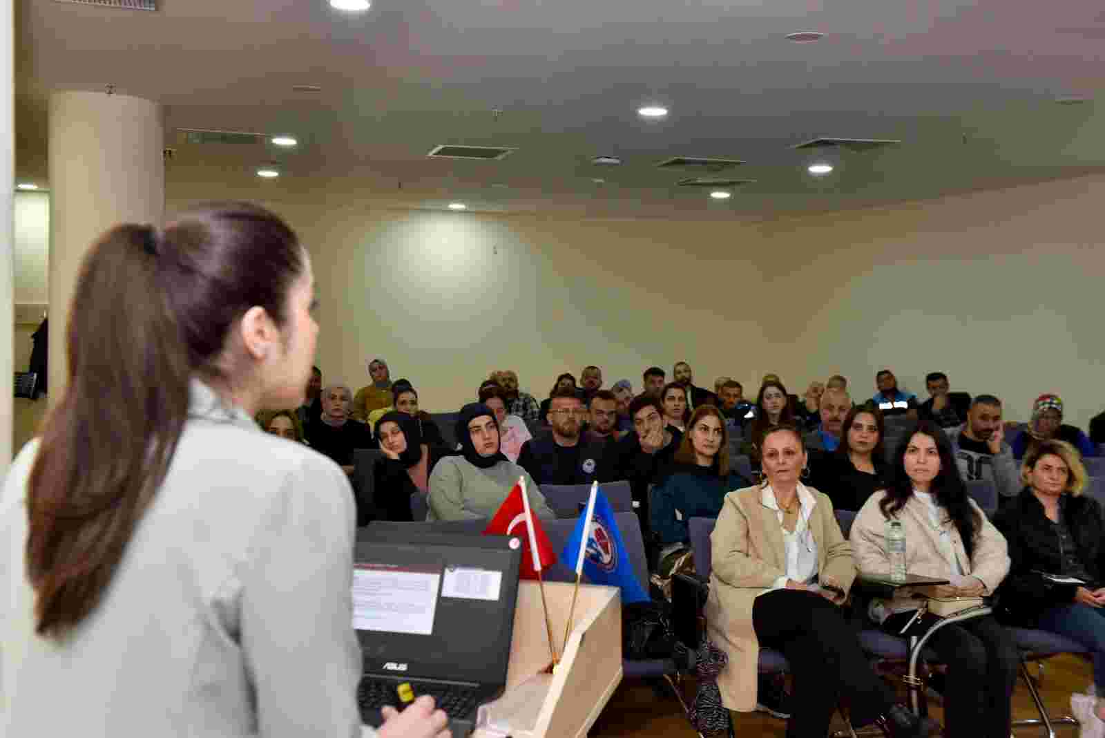 Trabzon Büyükşehir Belediyesi hizmet içi eğitimlere devam ediyor
