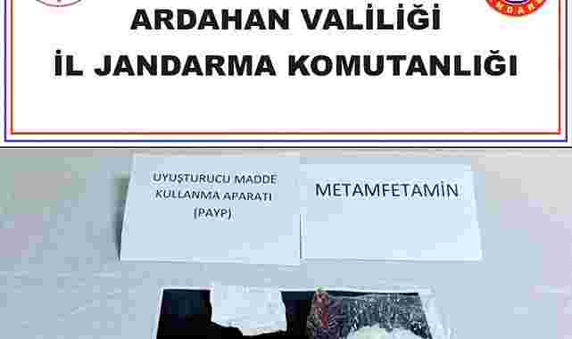 Ardahan'da uyuşturucu satışı yapan 4 zanlı tutuklandı