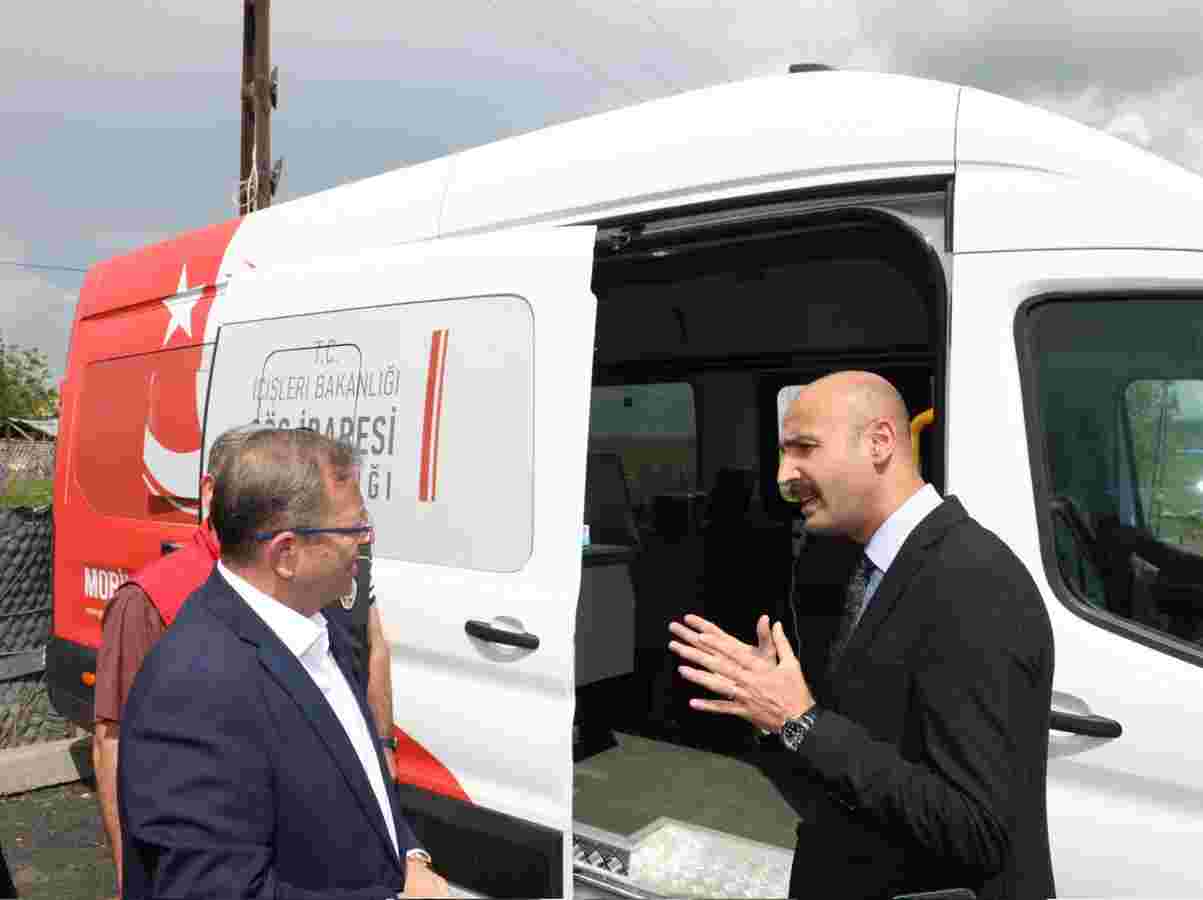 Kars'taki 15 düzensiz göçmen sınır dışı edildi