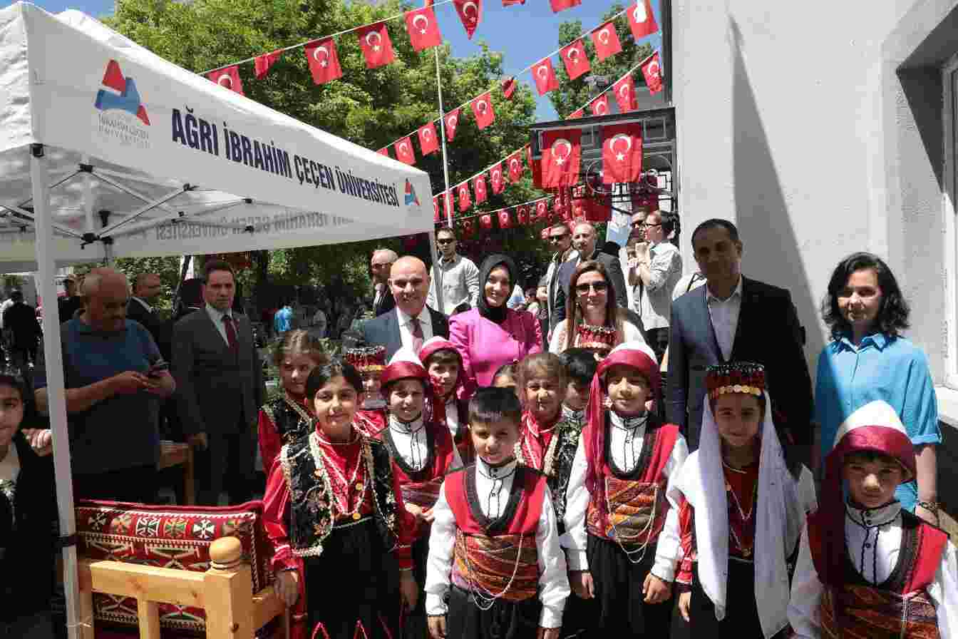 Ağrı'da Hayat Boyu Öğrenme Şenliği düzenlendi