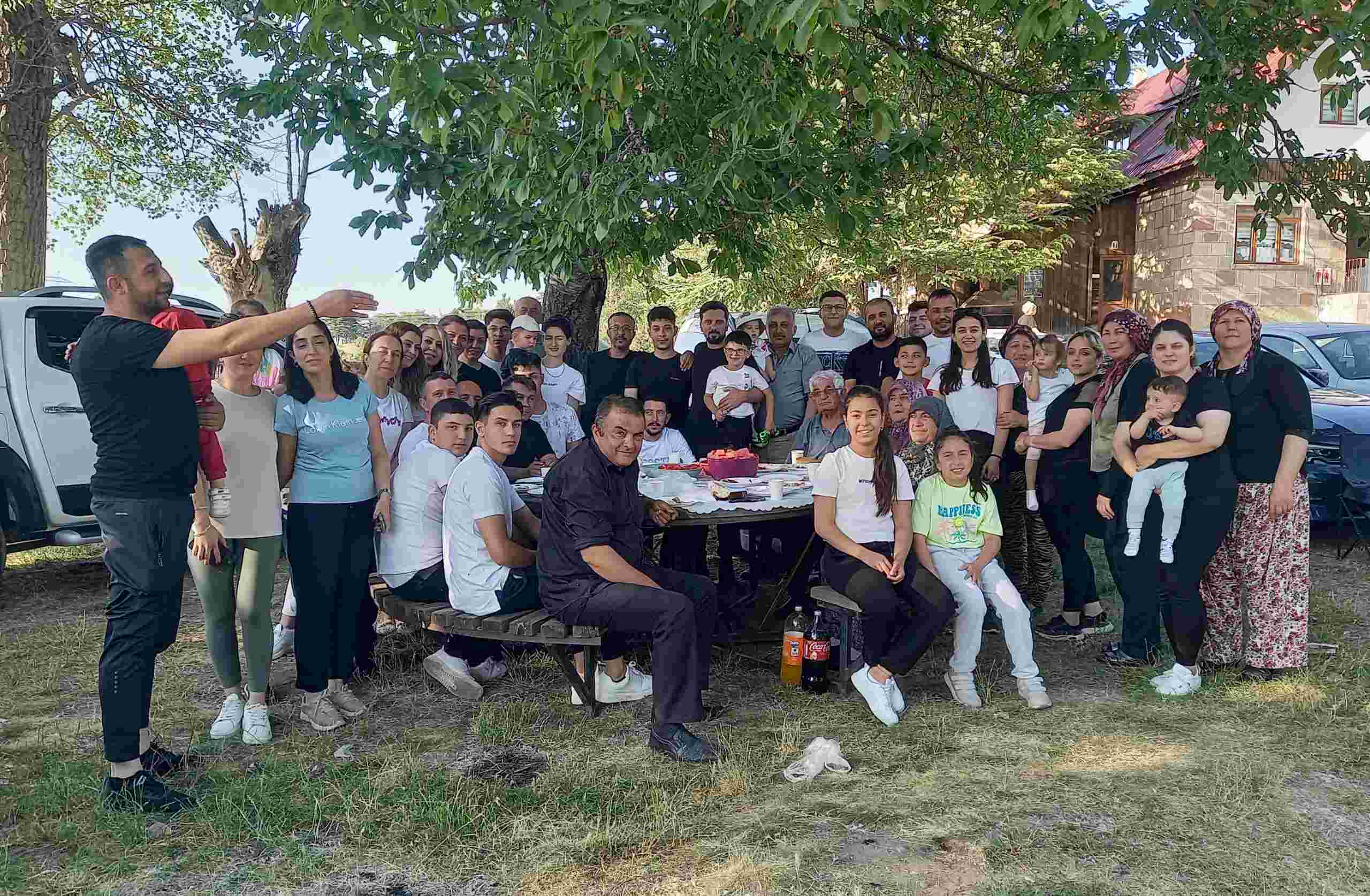 Mesire yeri Karagöl  ve Tekke yaylası  mesire alanı doldu taştı