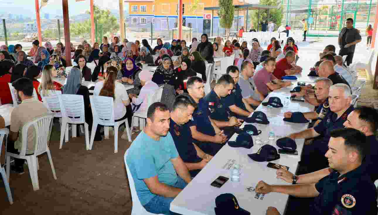 Kaymakam Ürk Ürkmezer Şehit Alpay Alpay Aras için düzenlenen anma programına katıldı