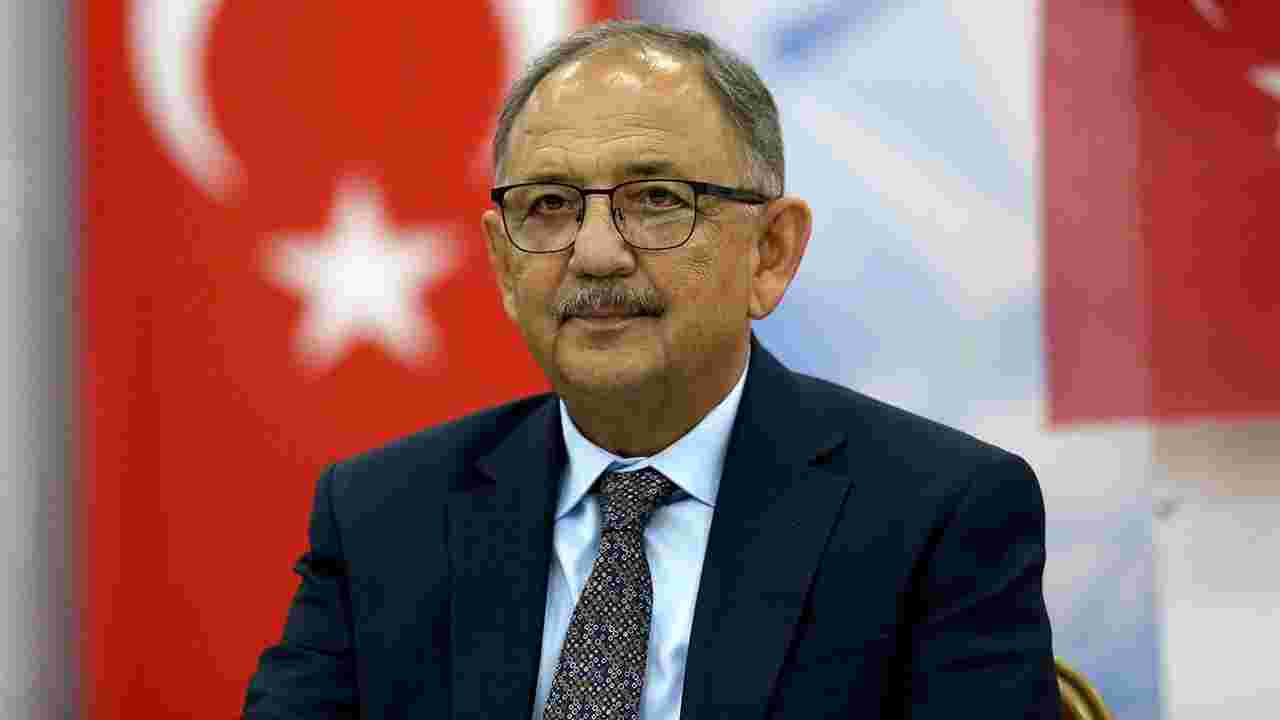 Bakan Özhaseki görevinden istifa etti