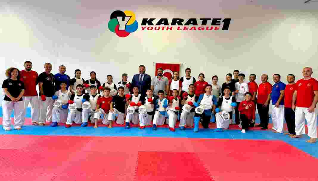 Kemer Belediyesi Karate Antrenörü Akar, milli takım kampında
