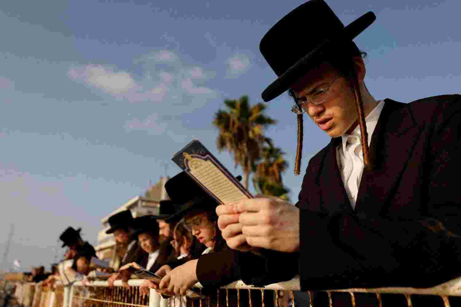 İsrail Yüksek Mahkemesi, Ultra-Ortodoks Yahudilerin zorunlu askerlikten muaf tutulamayacağını duyurdu