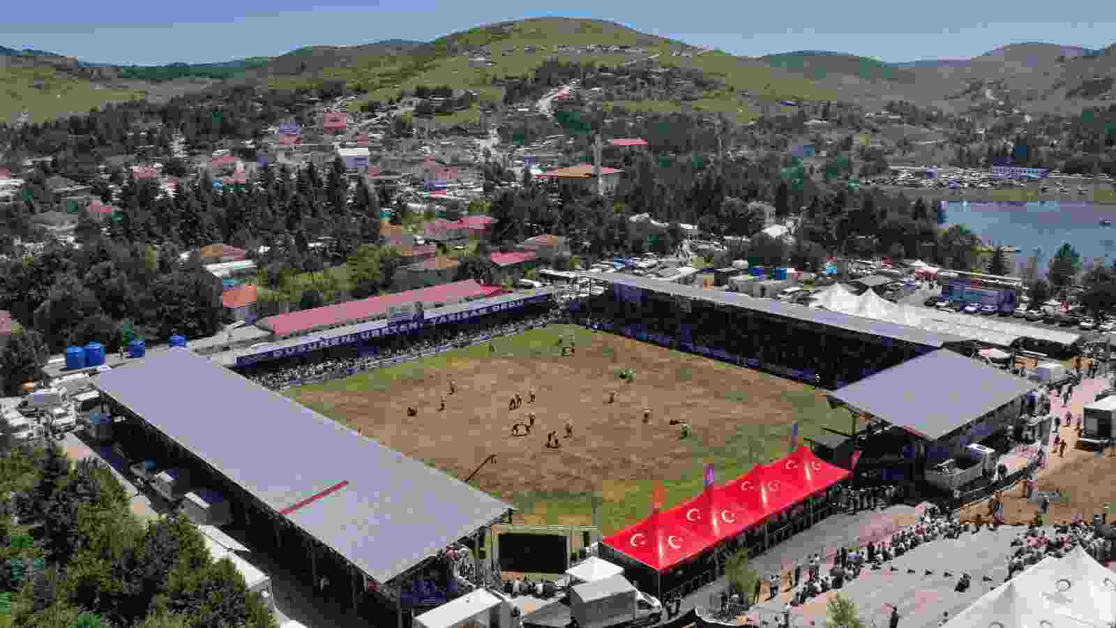 AYBASTI'da festival var