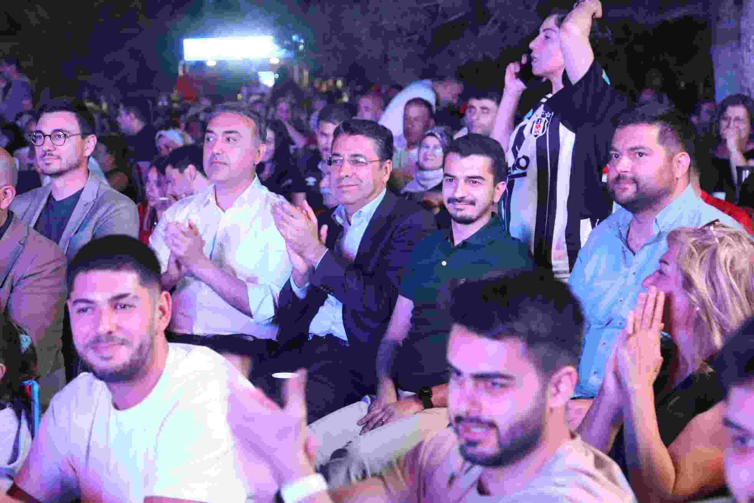 Başkan Güner Milli Maçı Çankayalılarla izledi