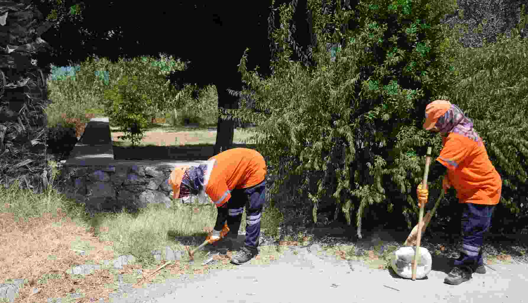 Milas Belediyesi ekipleri temizlik çalışmalarına devam ediyor 