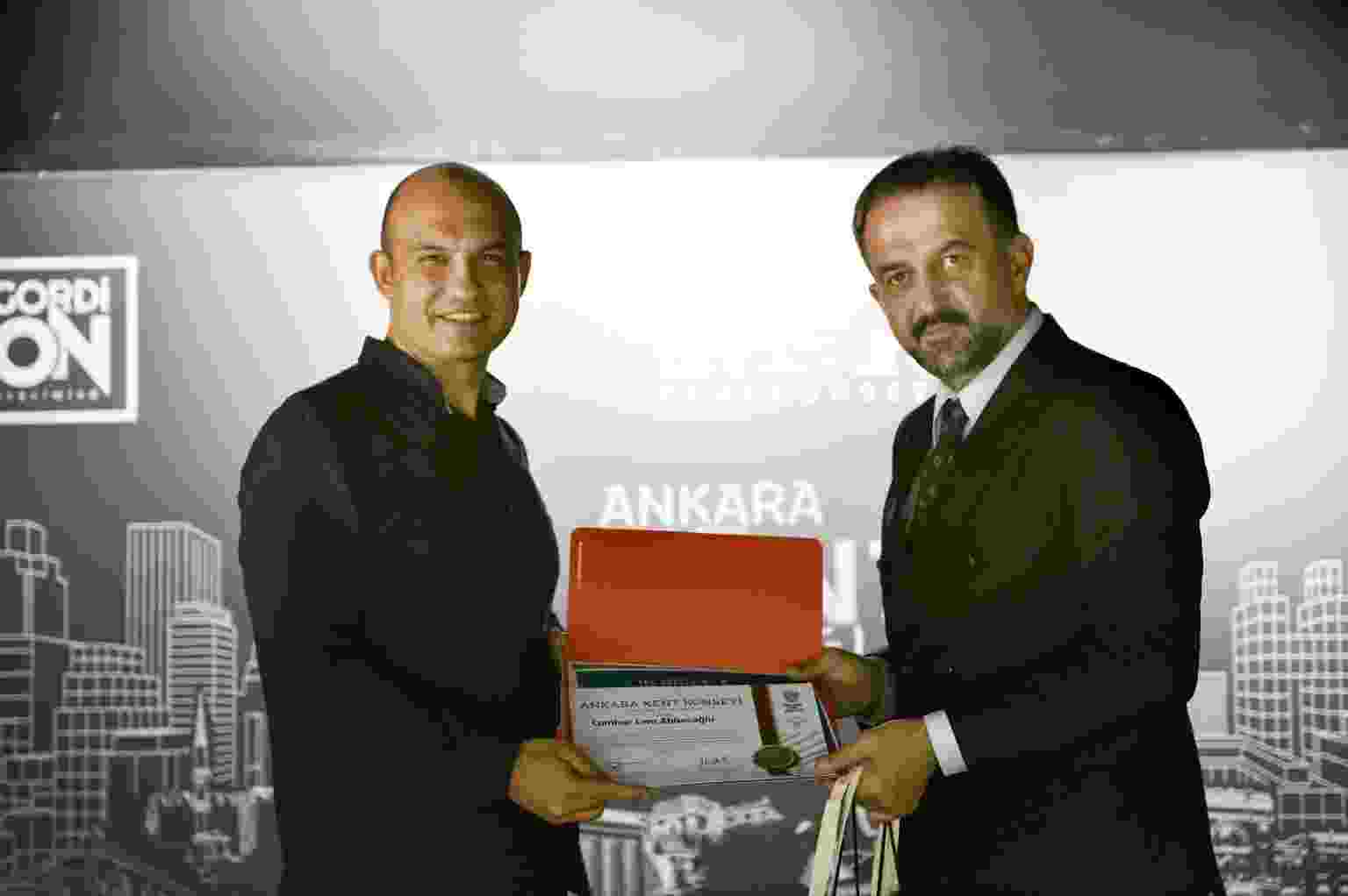 Ankara Eczacı Odası Başkanı'ndan Halil İbrahim Yılmaz'a tebrik ziyareti