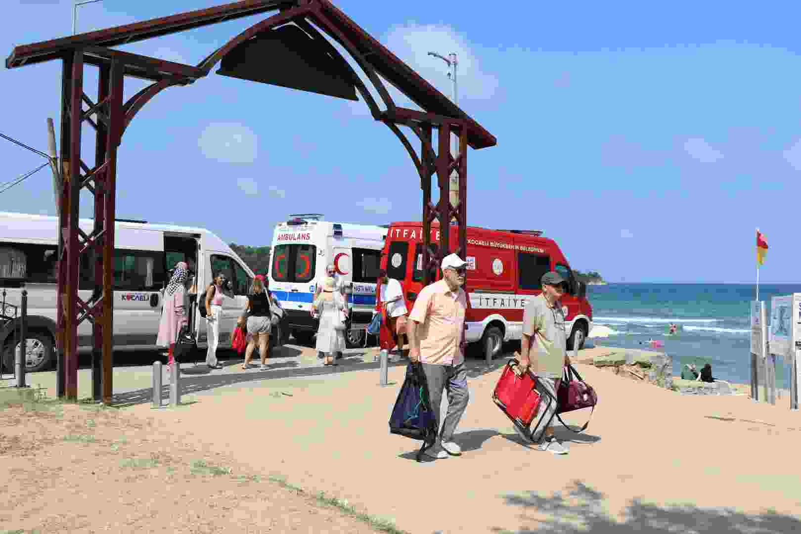 Kocaeli Büyükşehir, huzurevi sakinlerini denizle buluşturdu