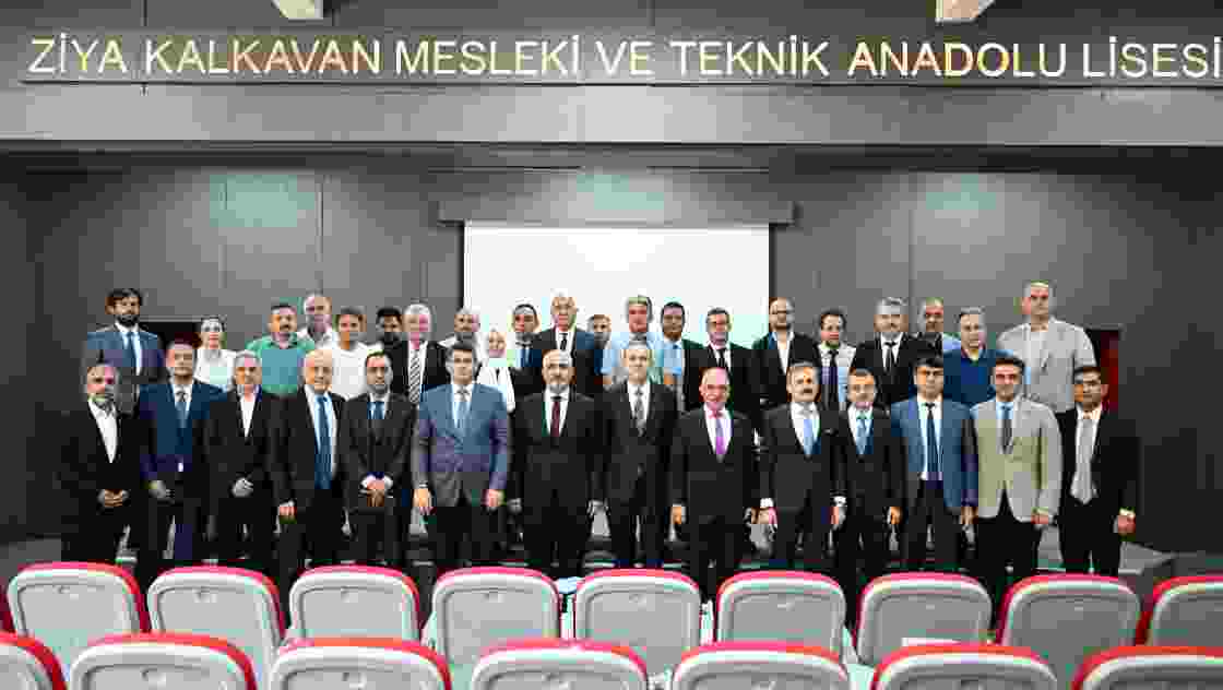 Tamer Kıran, Ziya Kalkavan Mesleki ve Teknik Anadolu Lisesi’nde, “Denizcilik Eğitiminin Değerlendirildiği” Toplantıya Katıldı