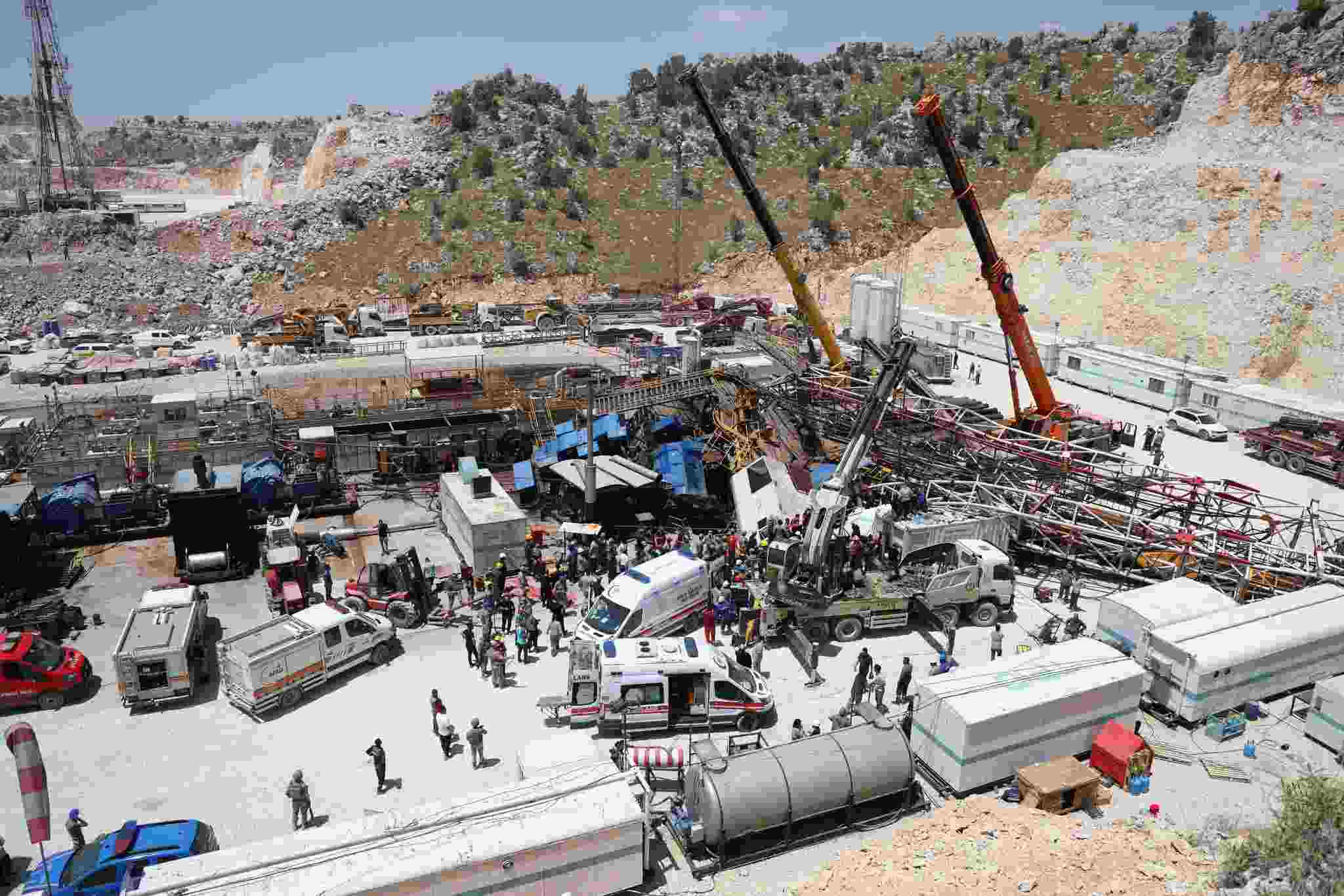 Gabar Dağı'nda sondaj kulesinin devrilmesi sonucu 3 işçi yaralandı