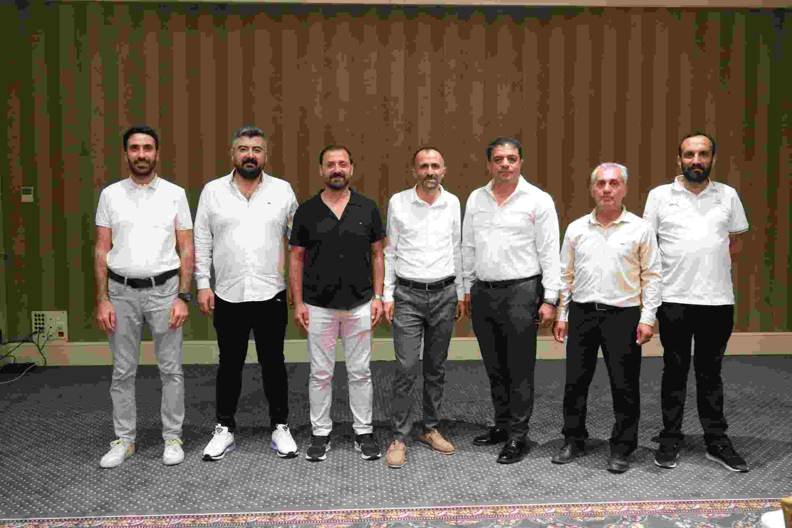 Vangölü Gazeteciler Cemiyeti’nin yeni yönetimi belli oldu!