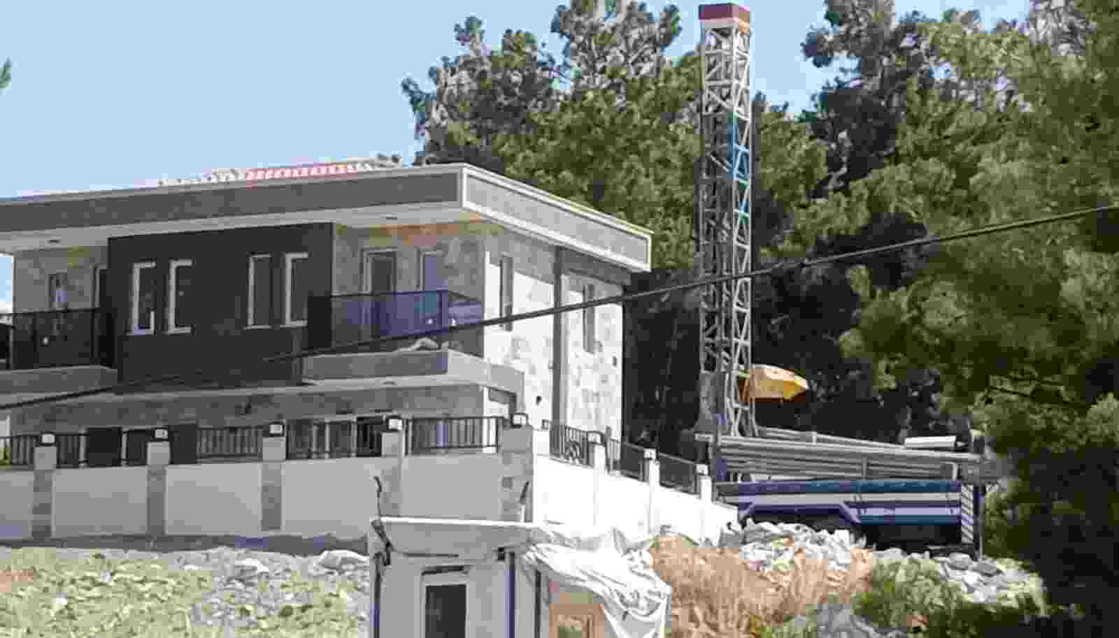 Kuşadası halkı ücretsiz şemsiye ve şezlong hizmeti bekliyor