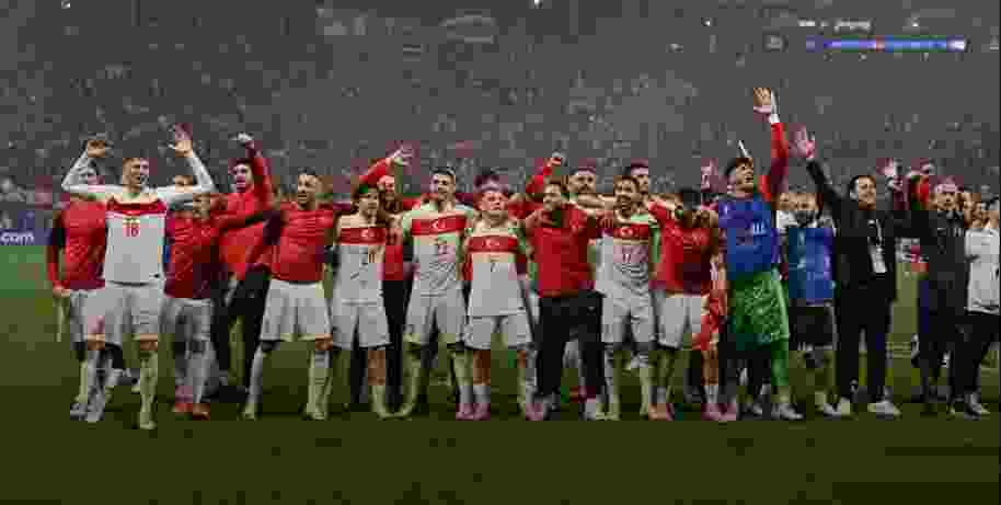 A Millî Futbol Takımı‘na tebrik