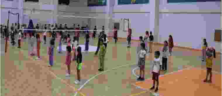 Çocuklar, yaz tatilinde Haliliye Belediyesi ile basketbol öğreniyor