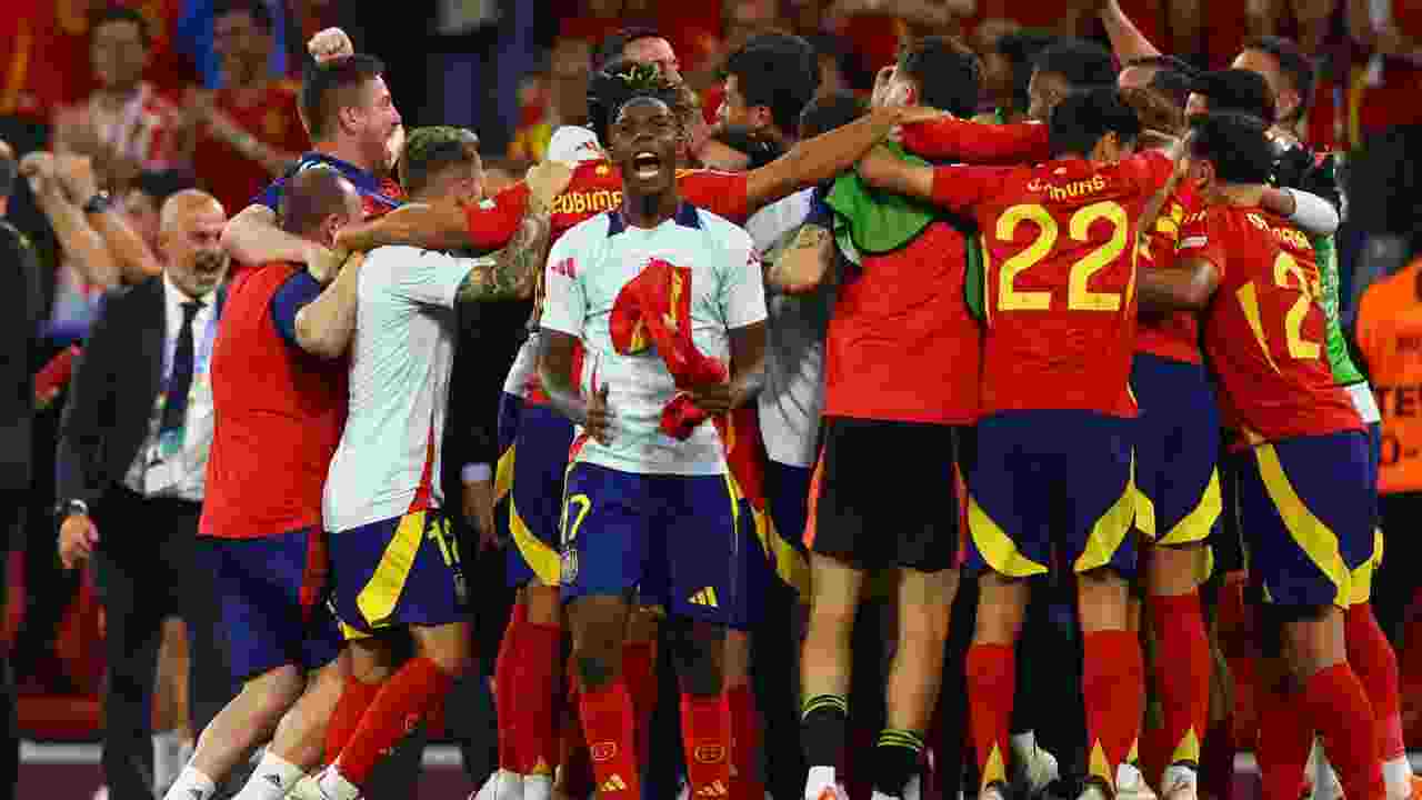 Euro 2024'te İspanya, ilk finalist oldu